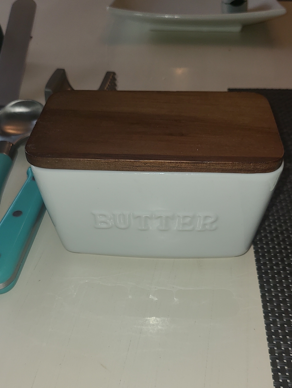 Ceramic Butter Dish with Wooden Lid - White